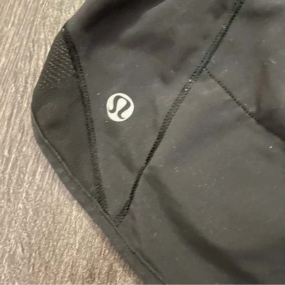 Lululemon Athletica Black workout Shorts (4) - Picture 5 of 10